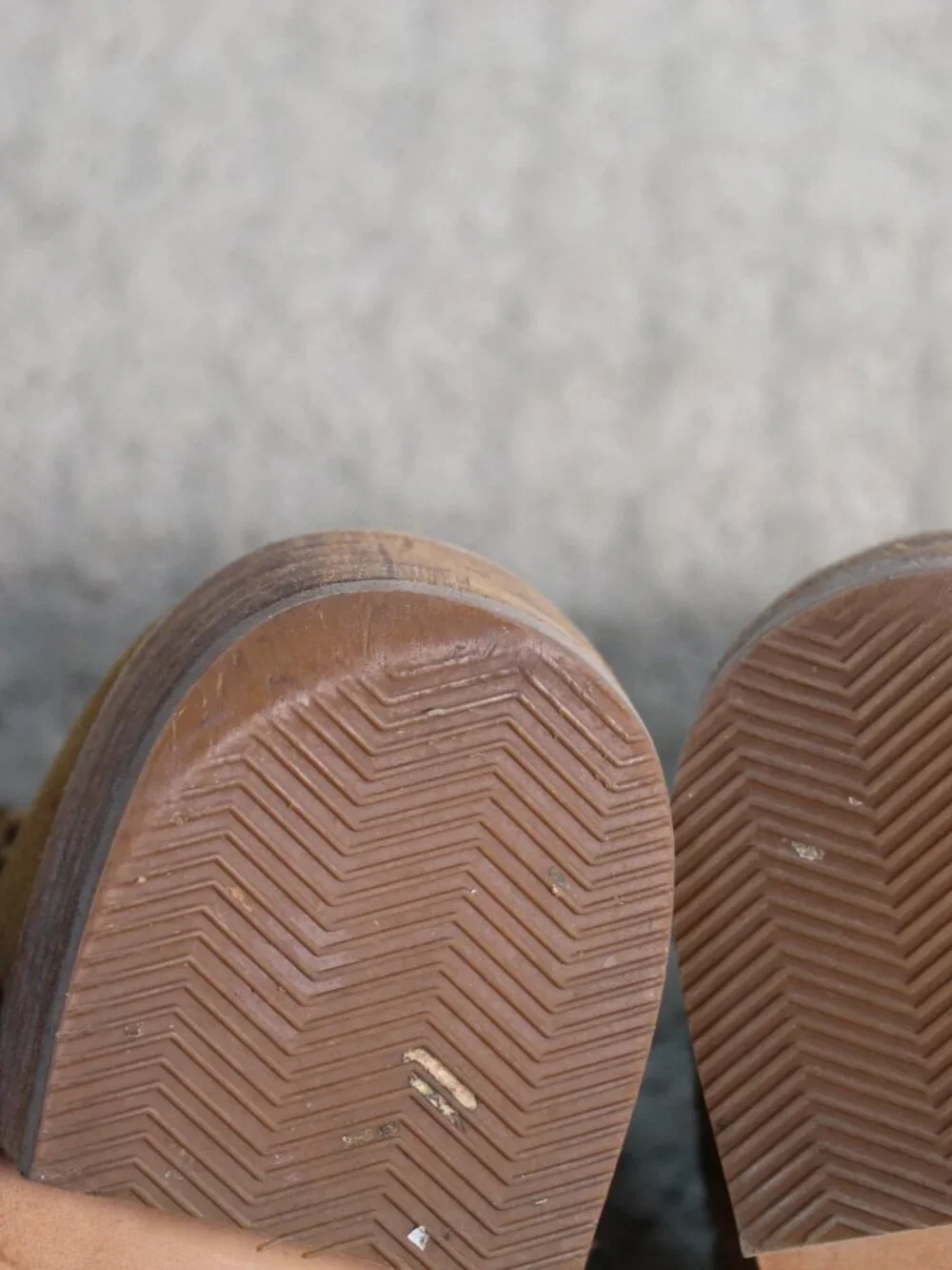 Koolaburra size tan